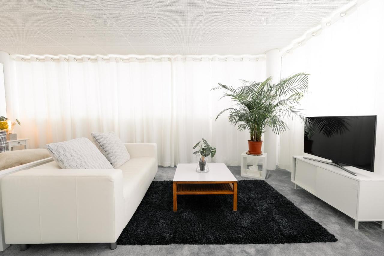 Business Sleeping Place Rolle Esterno foto